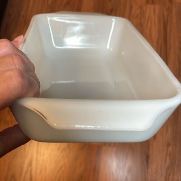 VINTAGE ANCHOR HOCKING FIRE KING MILK GLASS W/BLUE CORNFLOWER LOAF PAN - Picture 6 of 8